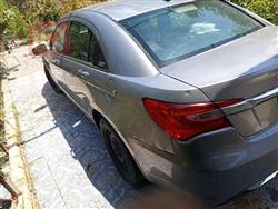 Chrysler 200